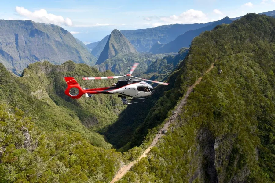 🕓Réunion: Excellence helicopter tour departing from Saint-Pierre