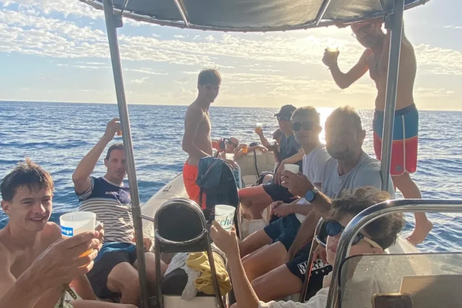 🕓Reunion Island: Sea excursion to Étang-Salé (swimming, cetaceans, and cocktail)