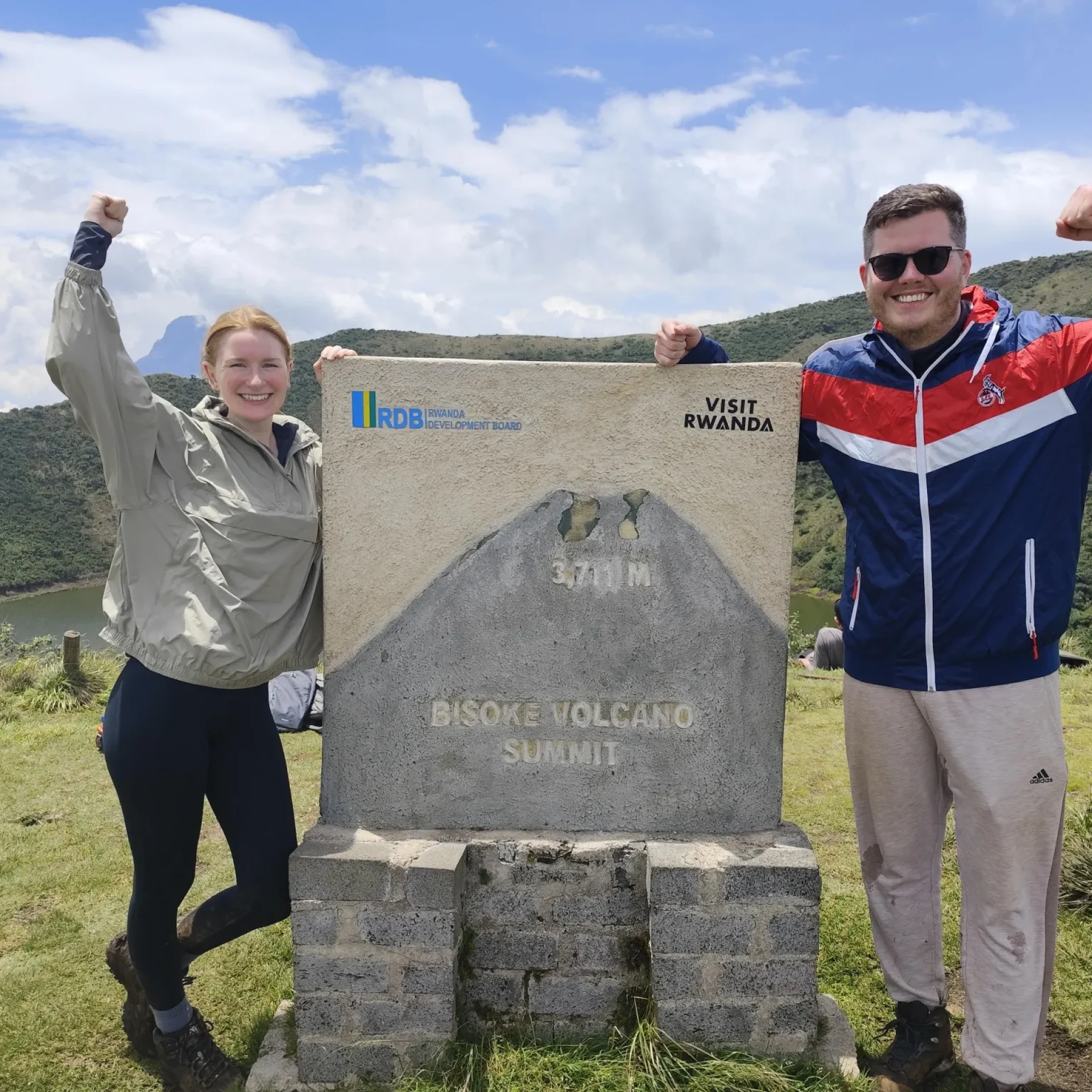 🕓Rwanda: 3-Day Golden Monkey Trekking& Mount Bisoke Tour