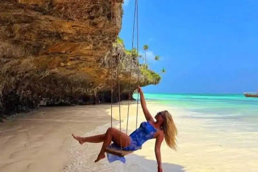 🕓Salaam Cave& Mtende Beach Private Tour