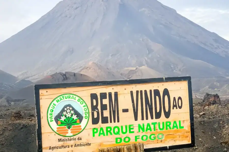 🕓São Filipe: Volcano& Natural Park with Local Wine Sample