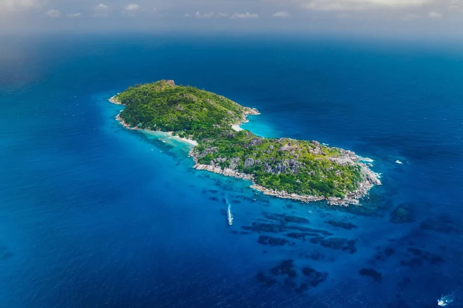 🕓Sister, Coco, and Felicite Island: Seychelles Catamaran Tour
