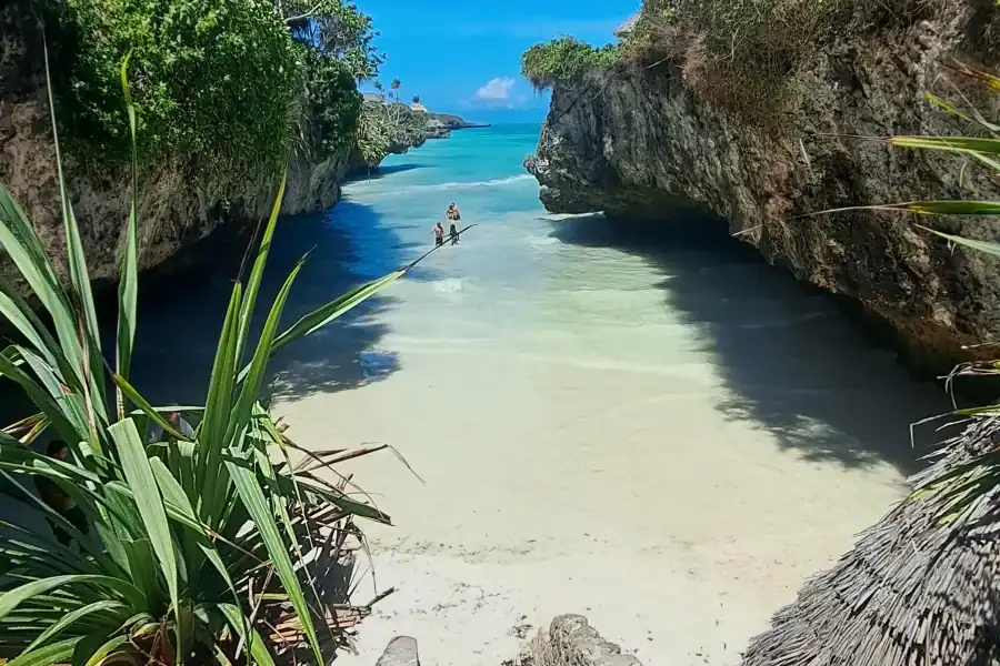 🕓Swim at Salam Cave& Relax at Mtende Beach – Zanzibar Tour