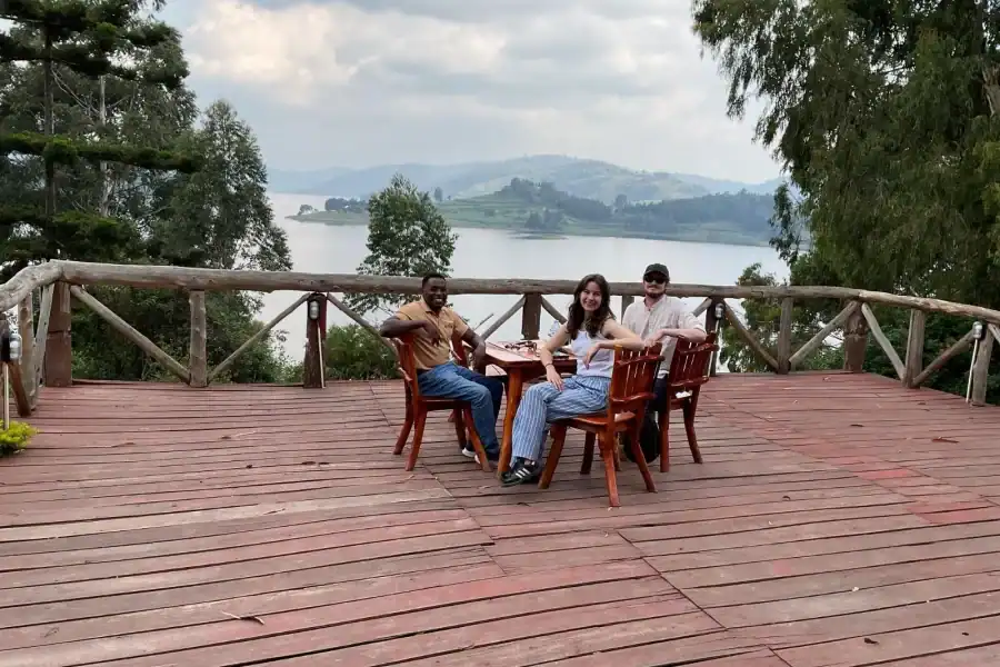 🕓Uganda: 5-Days Bwindi, Lake Bunyonyi& Queen Elizabeth Tour