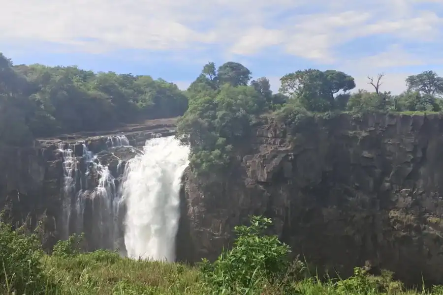 🕓Victoria Falls Day Trip: Guided Tour, Cruise and Dinner Show
