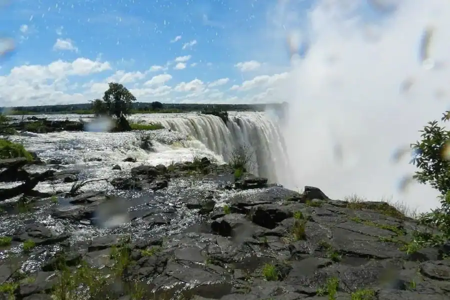 🕓Victoria Falls: Guided Tour, River Safari, Helicopter Ride