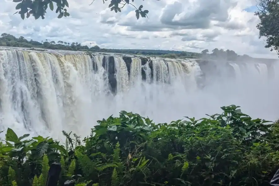 🕓Victoria Falls: Guided Tour with School Visit