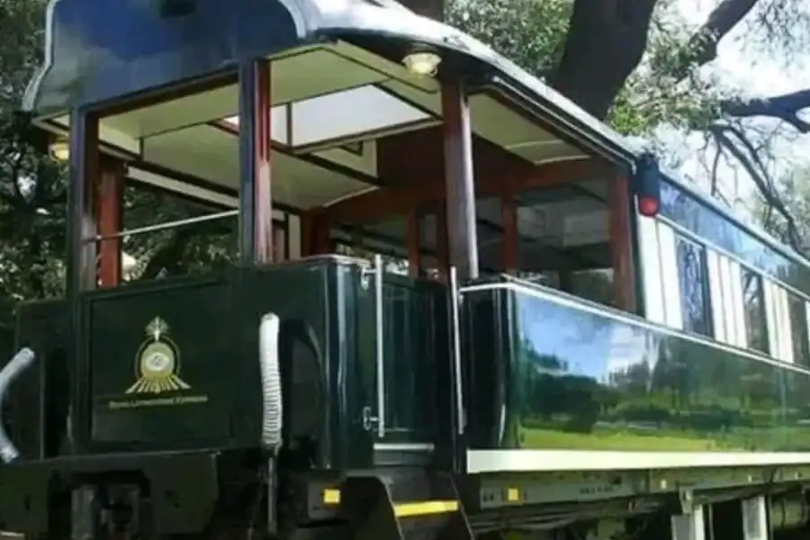 🕓Victoria Falls: Luxury Dinner Train Experience