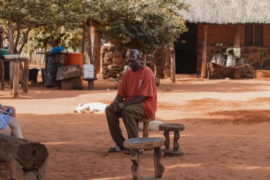 🕓Victoria Falls: Monde Village Guided Tour with Lunch