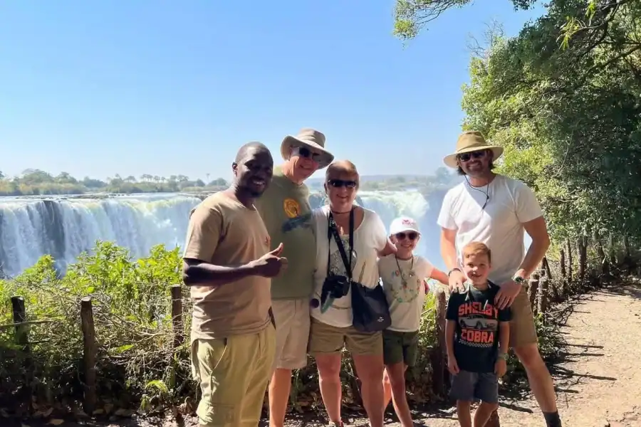 🕓Victoria Falls: Scenic and Culture Tour with Boma Dinner