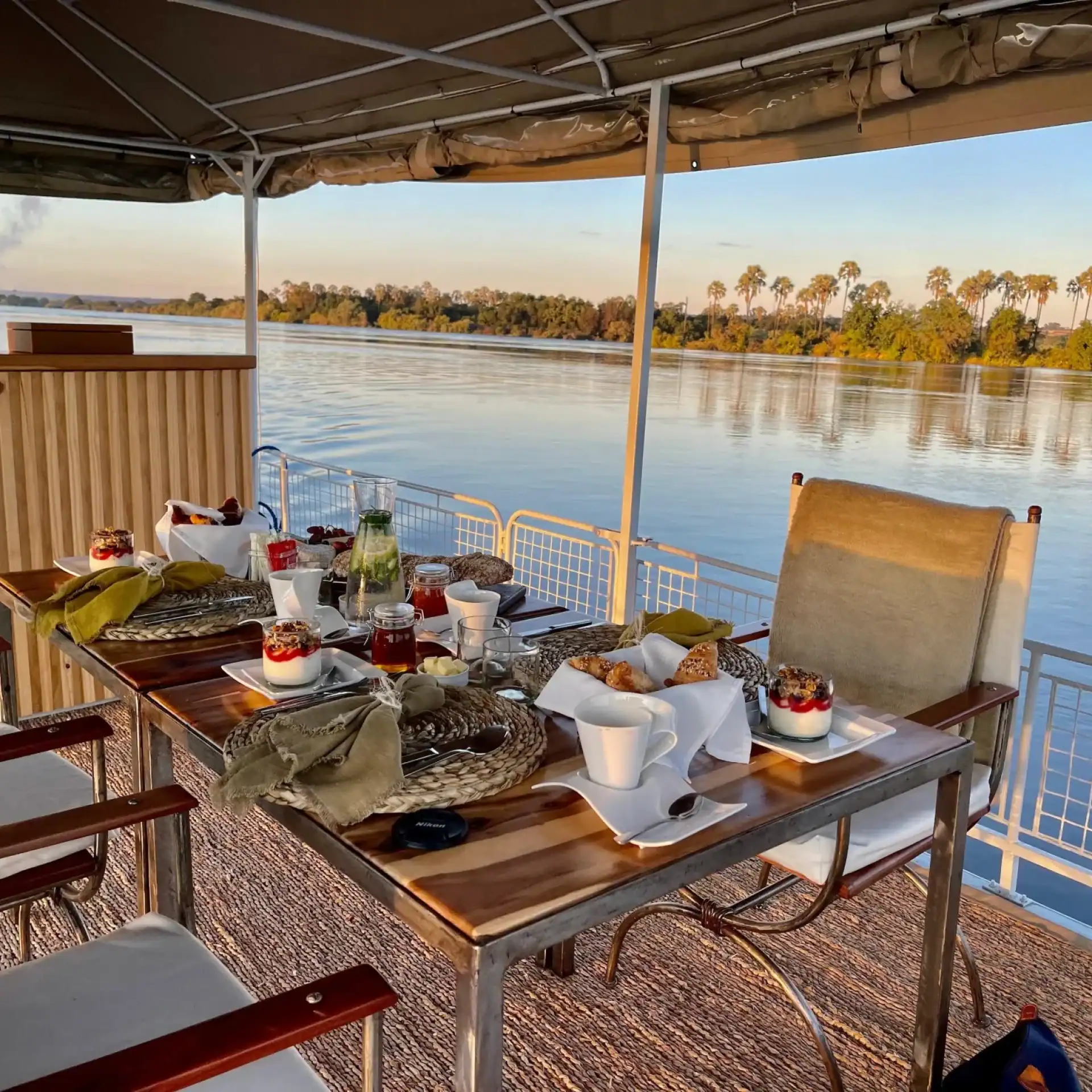 🕓Victoria Falls: Sunrise Cruise on the Zambezi River