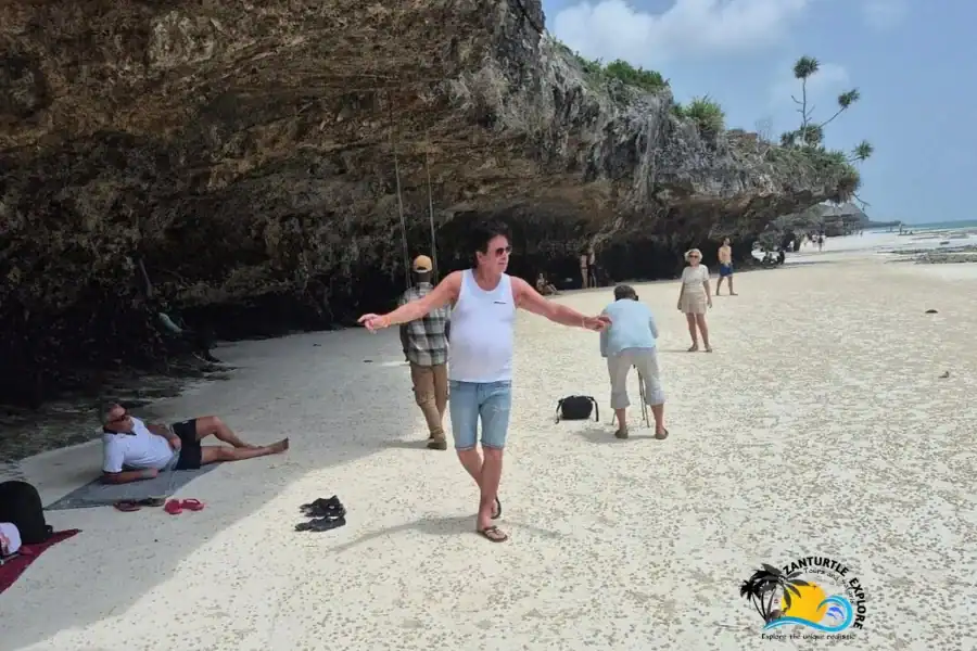 🕓Zanzibar: Jozani Forest, Kuza Cave and Mtende Beach Tour